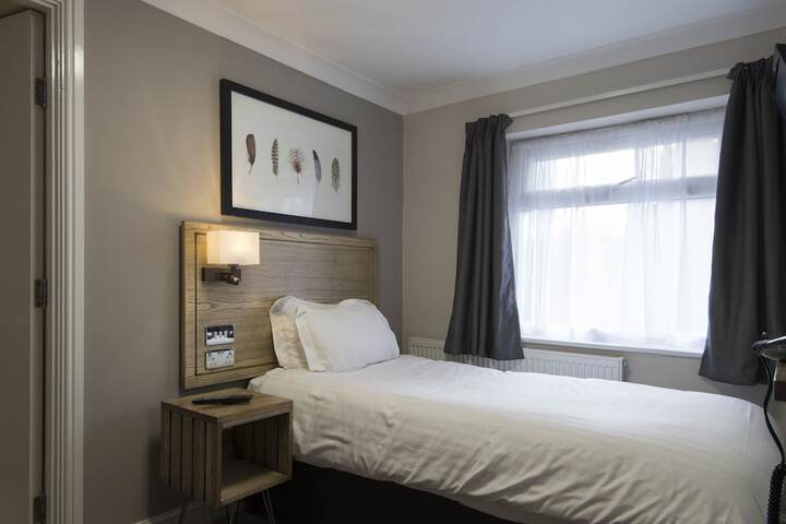 Room 8 of 30