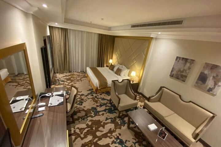 Room 27 of 28