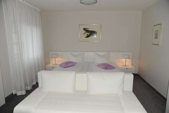 Room 21 of 46