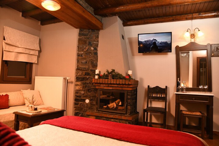 Room 7 of 19