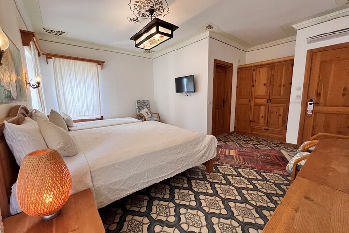Room 10 of 64