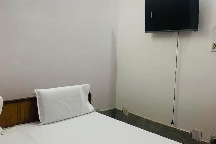 Room 18 of 60