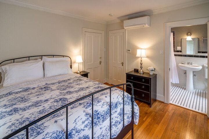 Room 9 of 52