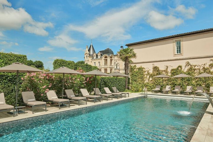Pool Hotel