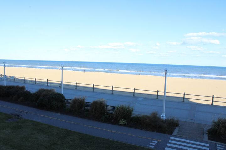 2 Queen Beds Ocean View (10 of 11)