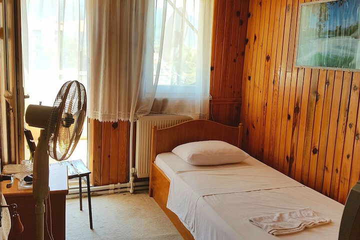 Room 11 of 24