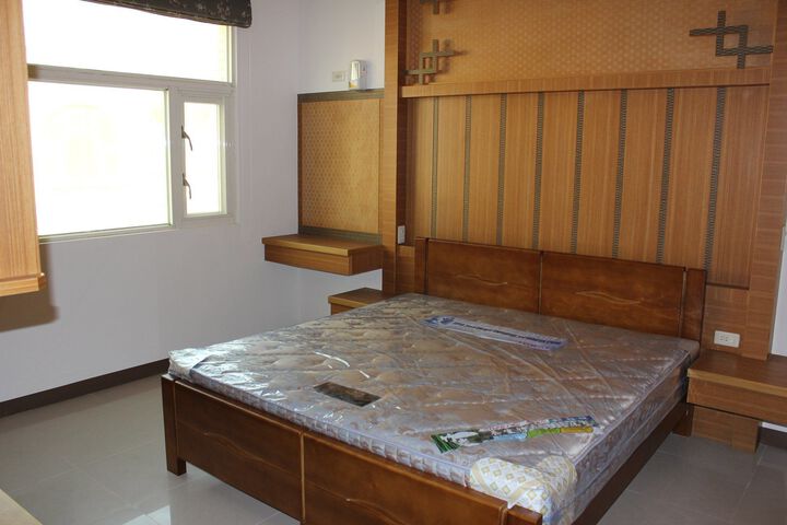 Room 5 of 14