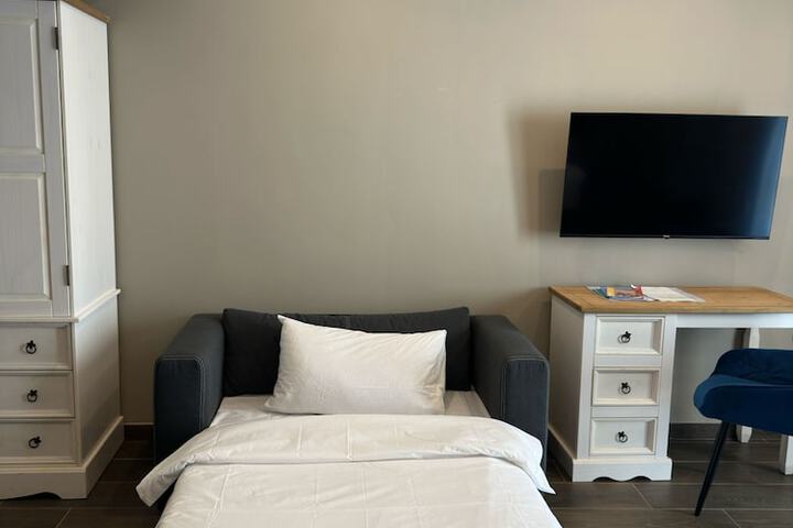 Room 9 of 117