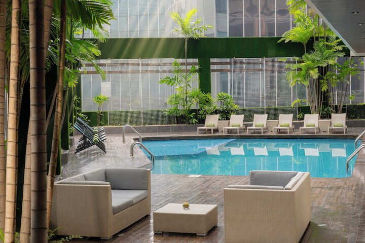 Hotel with Pool