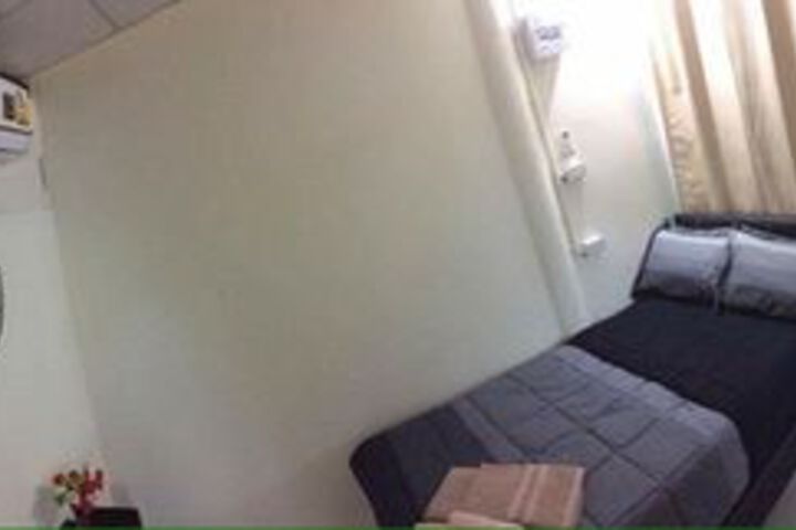 Room 8 of 13
