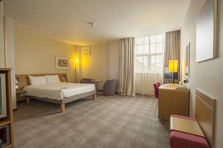 Room 19 of 251