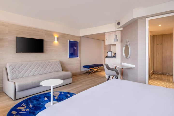 Room 55 of 167