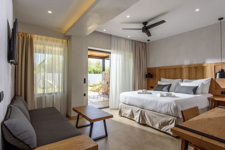 Room 10 of 27