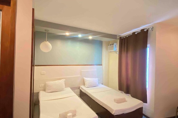 Room 13 of 51