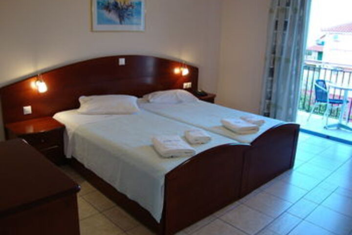 Room 11 of 21