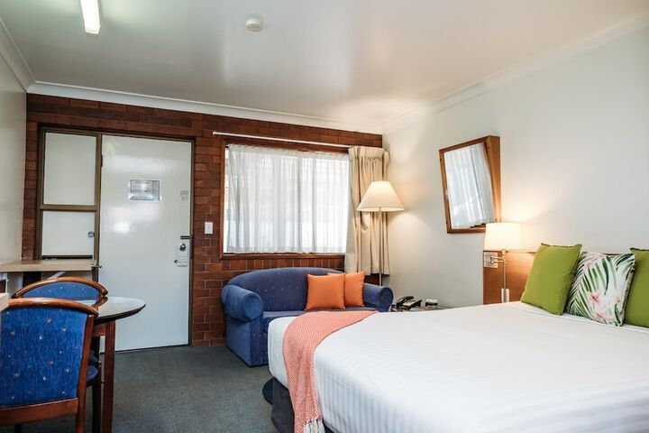 Room 10 of 87