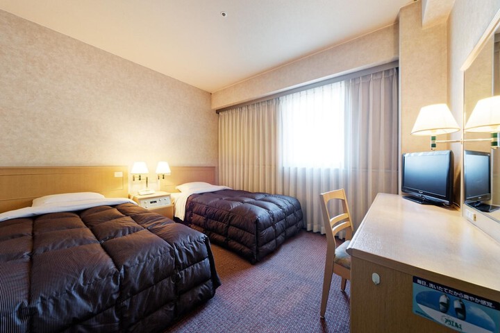 Room 12 of 26