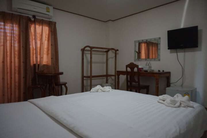 Room 12 of 24