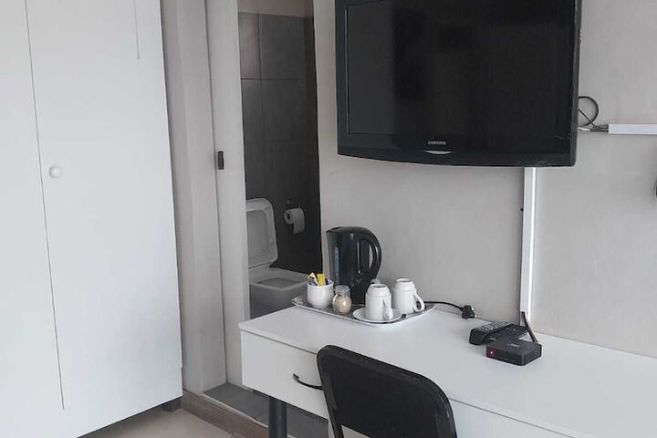 Room 11 of 40