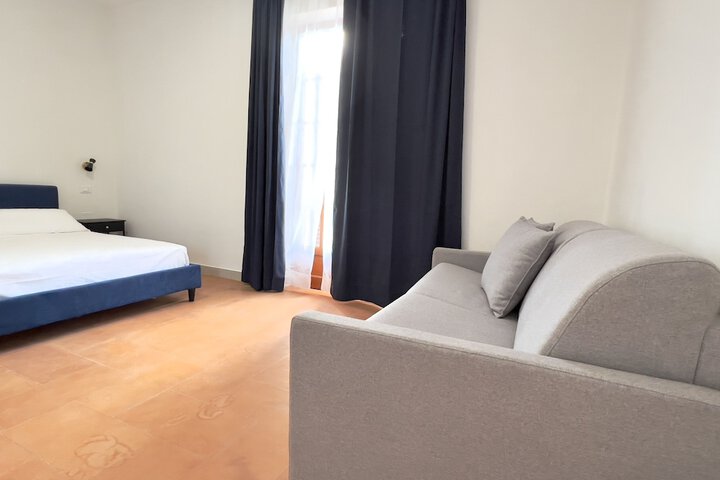 Room 8 of 74