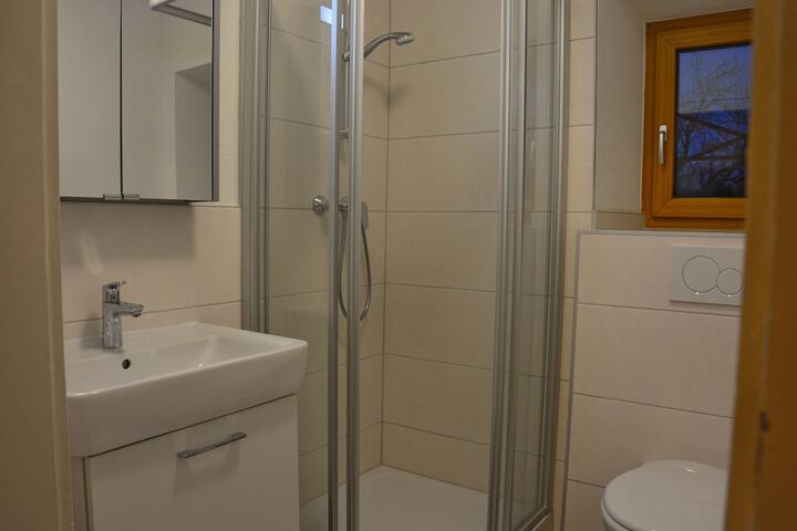 Room 33 of 59