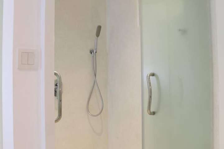 Room 14 of 37