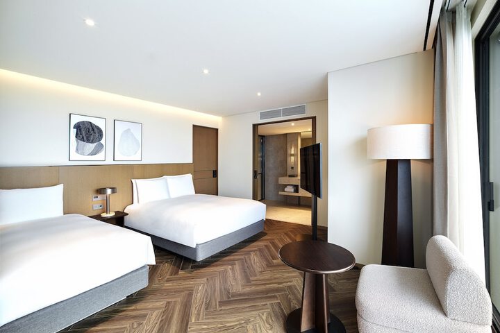 Room 26 of 62