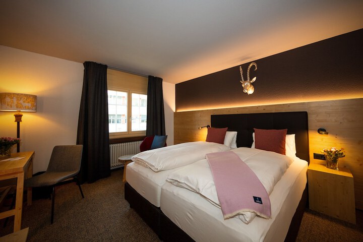 Room 6 of 37