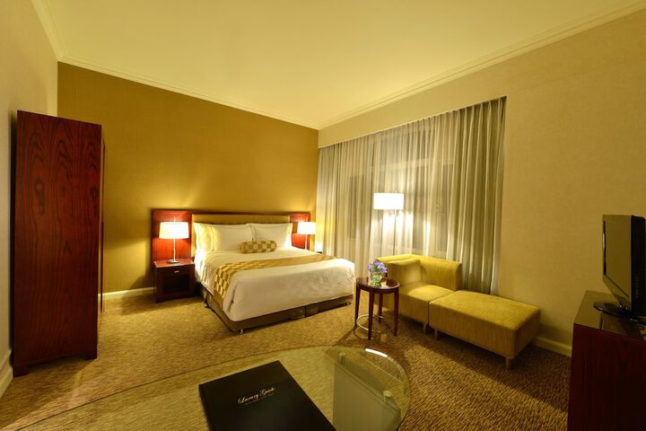 Room 3 of 70