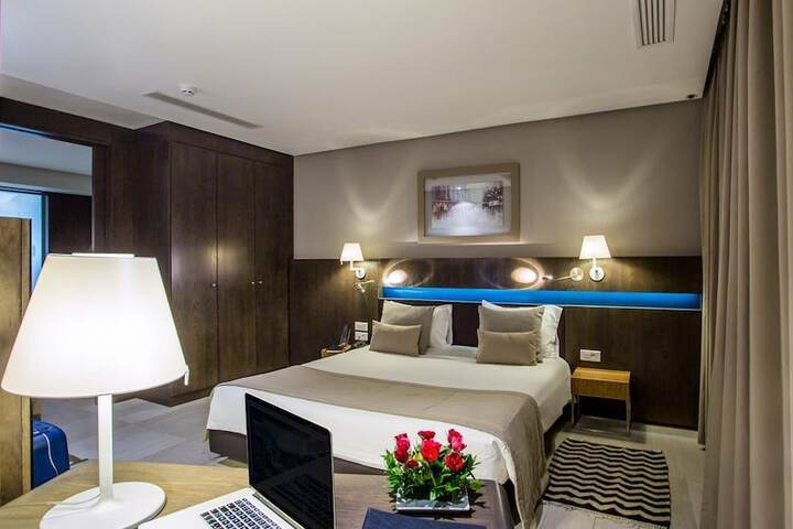 Room 22 of 60
