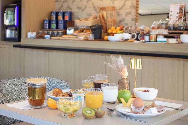Breakfast/Coffee Service 90 of 98
