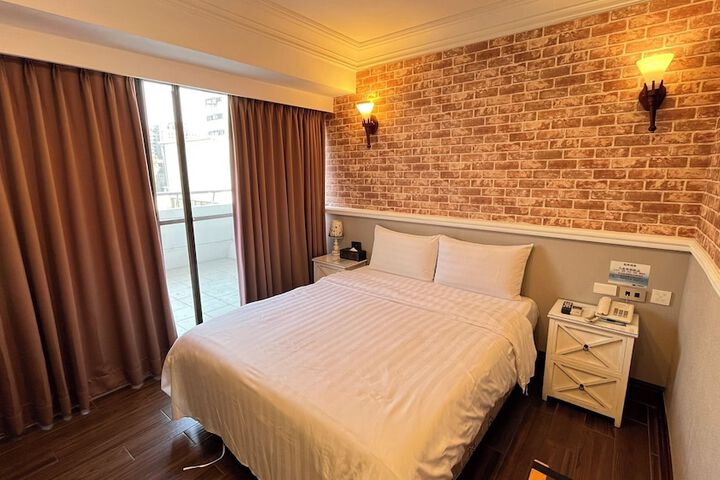 Room 17 of 26