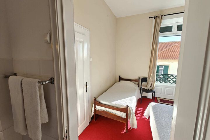 Room 21 of 141