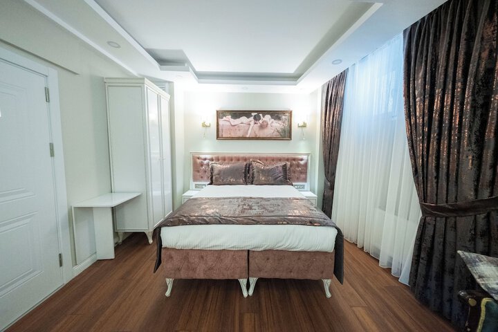 Room 28 of 128