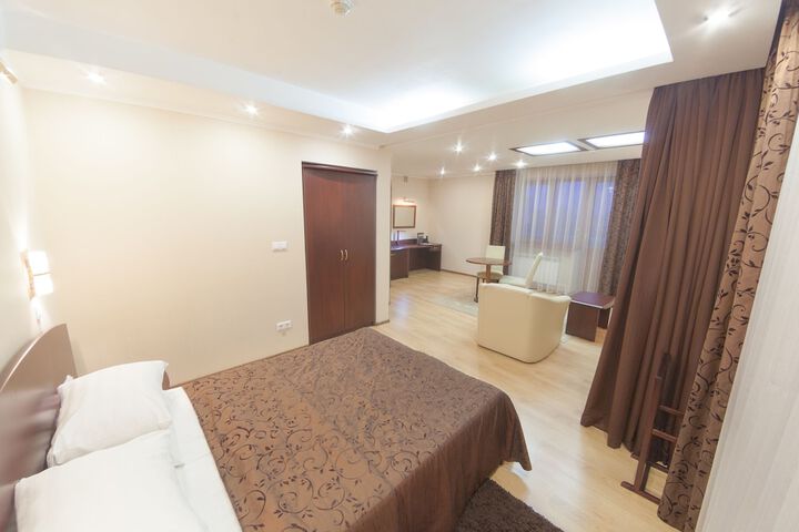 Room 5 of 37