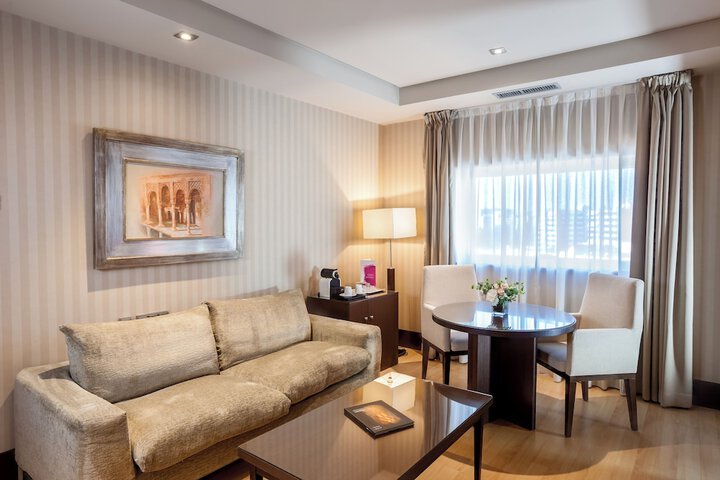 Room 10 of 94