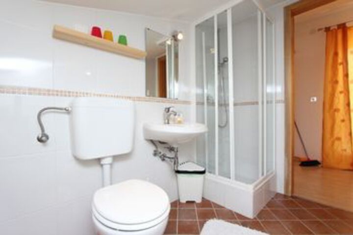 Room 2 of 42