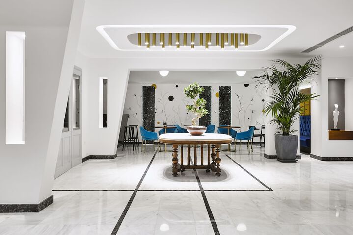 Hotel Interior 206 of 219