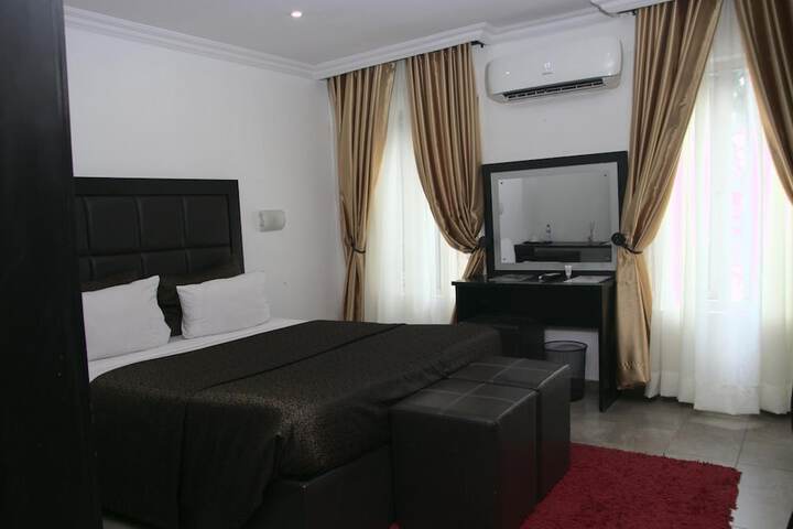 Room 14 of 38