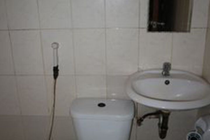 Room 10 of 48