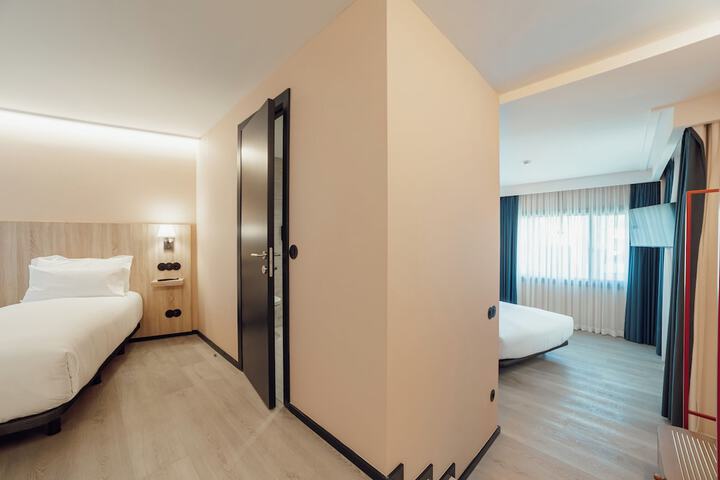 Room 18 of 46