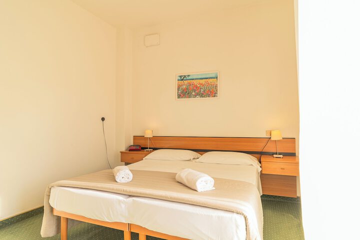 Room 61 of 104