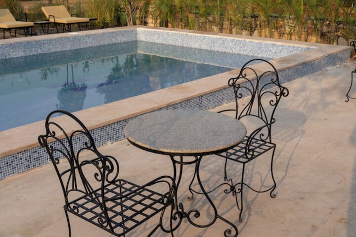 Pool 33 of 53