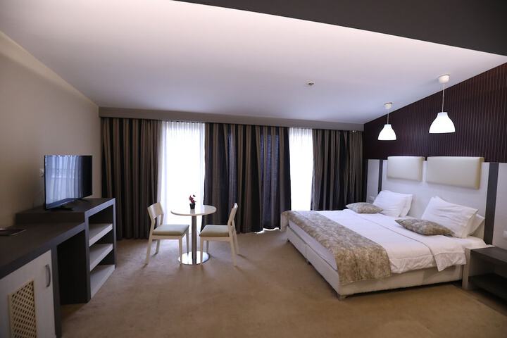 Room 26 of 86