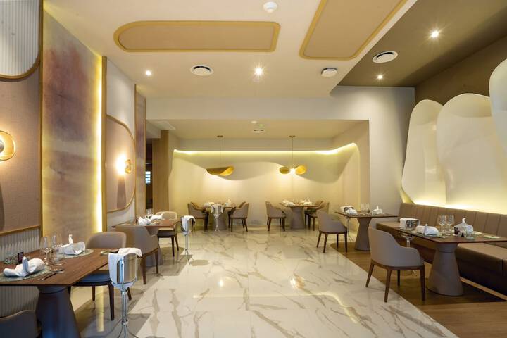 Dining 92 of 135
