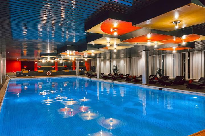 Pool 65 of 209