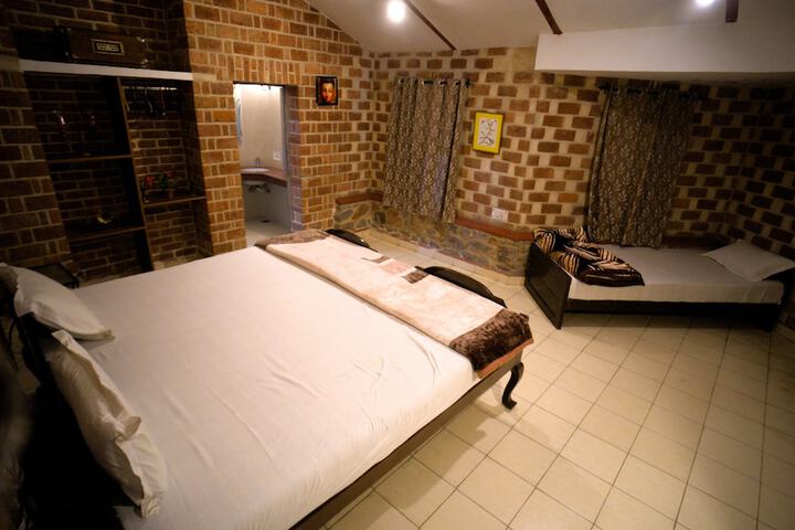 Room 11 of 79