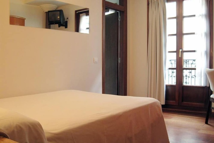 Room 3 of 55