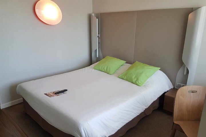 Room 4 of 44