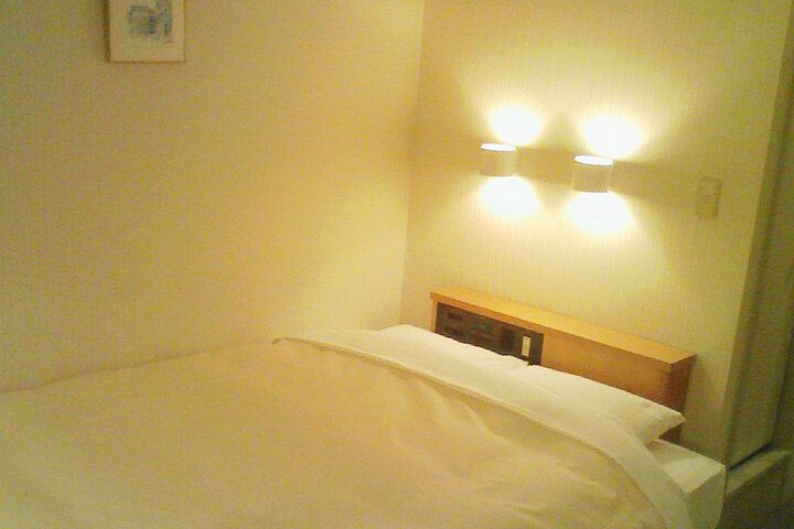 Room 8 of 35